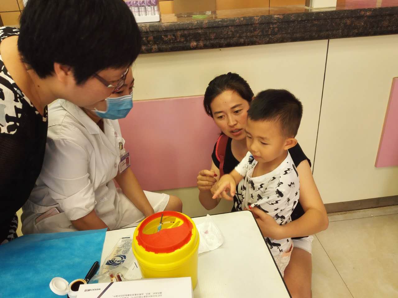 西安市聋人协会 西安市第四医院举办“传递爱心、与爱同行”西安聋人免费体检、聋基因筛查活动