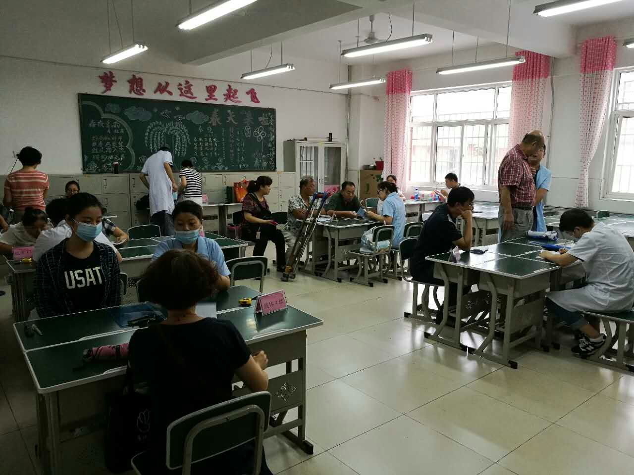 市残疾人辅助器具服务中心赴未央区和港务区开展评估工作