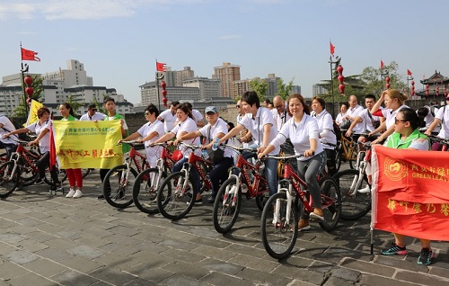 西安市聋人城墙骑行活动顺利举办