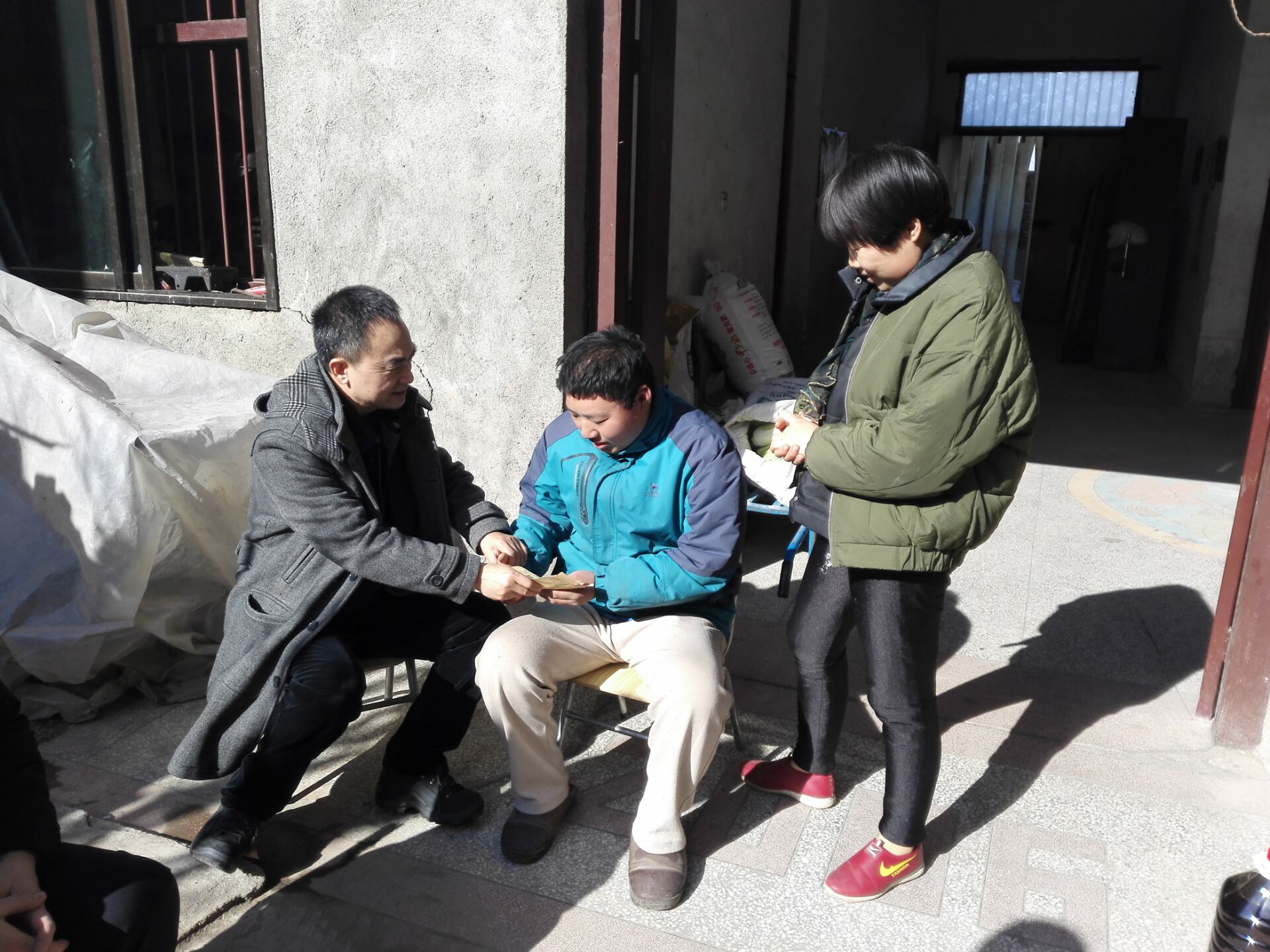 市残联党组书记、理事长李忠良走访慰问困难残疾人