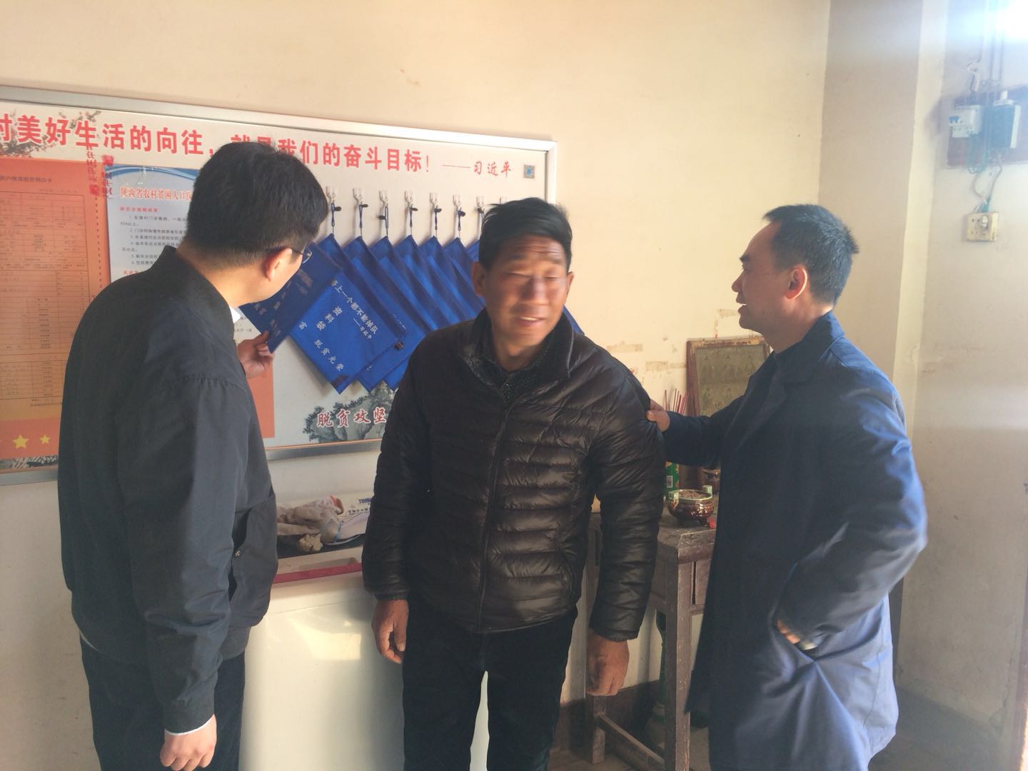 市民政局纪检组长及市残联理事长 一行赴新联村调研扶贫工作