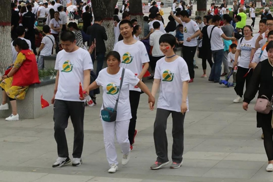 “牵着蜗牛去散步”迷你马拉松全国联动大型公益活动在我市顺利举办