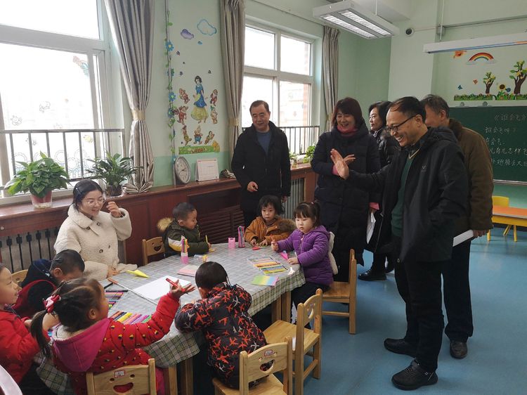 市残联副理事长尹绪庄到西安市第二聋哑学校调研康复机构规范建设情况