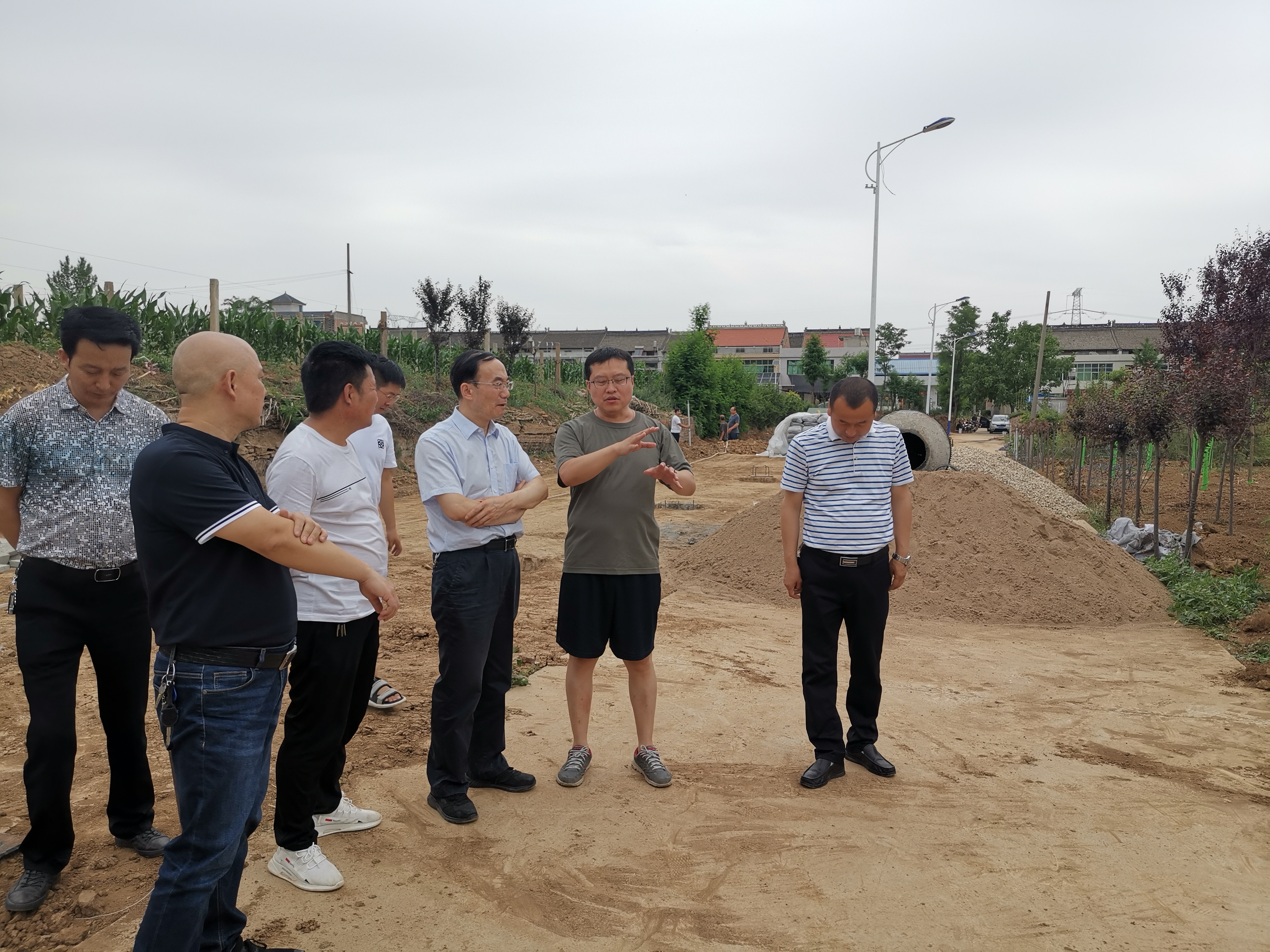 西安市残联党组书记、理事长安文中到鄠邑区、周至县调研指导残疾人脱贫攻坚工作