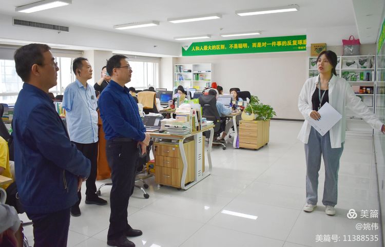 学党史走基层  教育助残办实事 ——何永国副理事长走进万唯教育调研